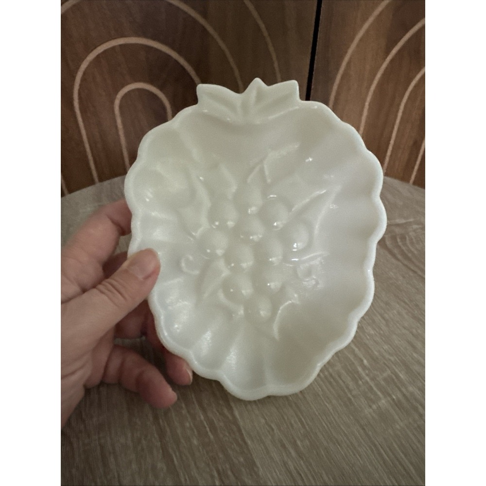 Vintage Retro Hazel Atlas White Milk Grape Design Trinket Nut Candy Dish Plate